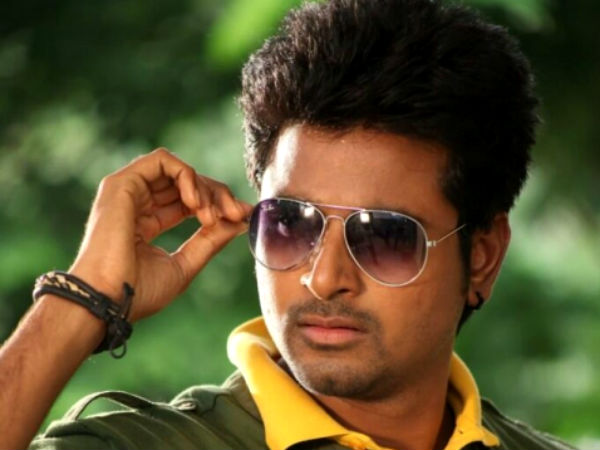 எங்கள் வீட்டு பிள்ளை 