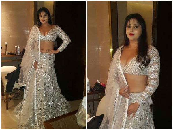 ஃபல்குனி மற்றும் ஷேன் பீக்காக் உடை