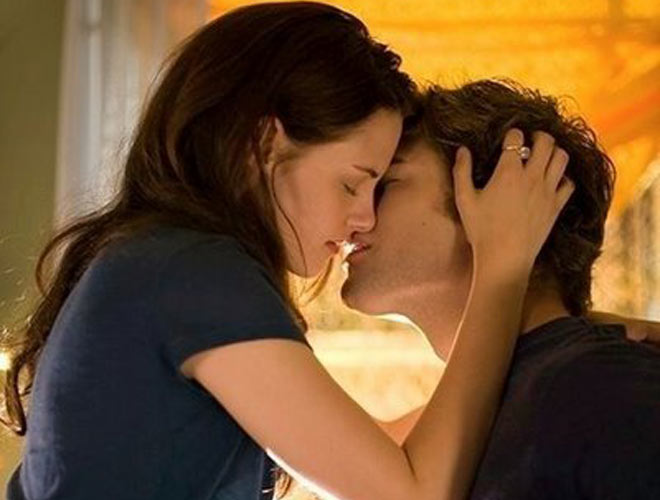 தோள்களை பிடித்துவிடுவது தோள்களை பிடித்துவிடுவது