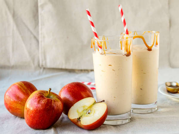 ஆப்பிள் ஸ்மூத்தி மற்றும் பாதாம்