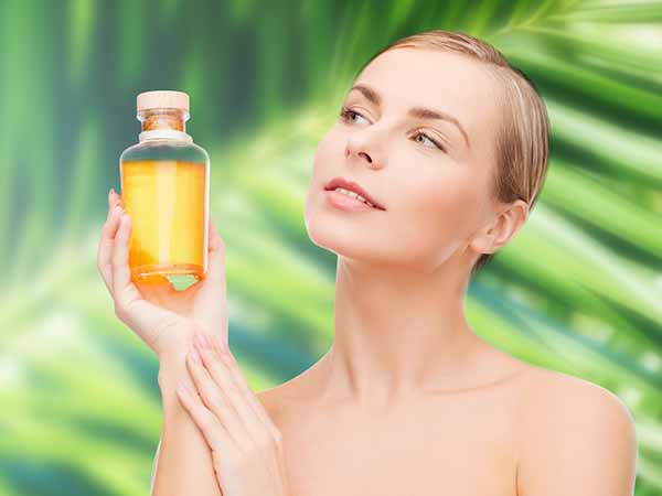 How to remove make up by using almond oil?