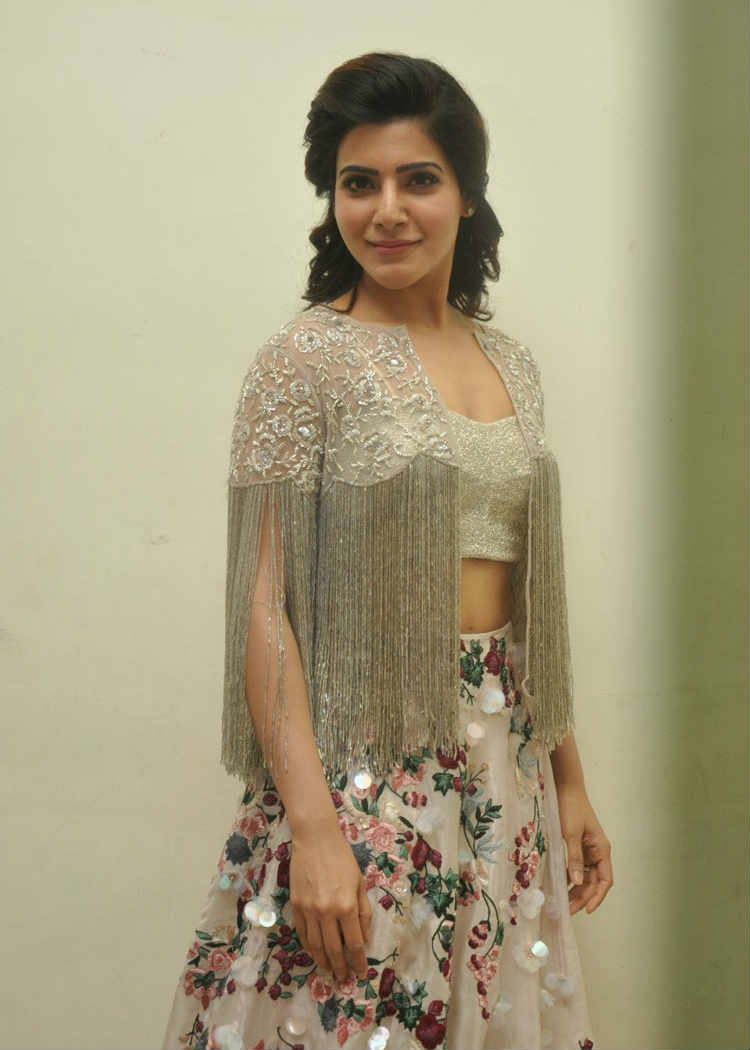 பூ போட்ட பாவாடை!