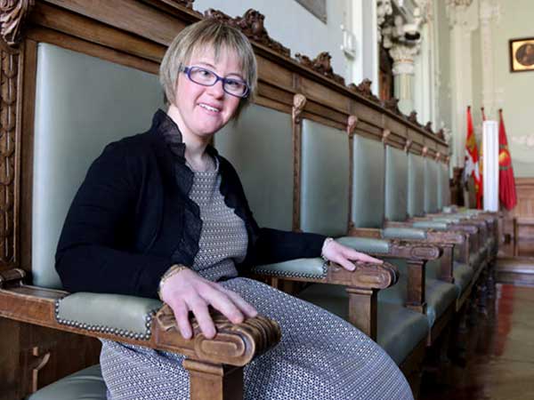 அங்கேலா பேச்சில்லர்