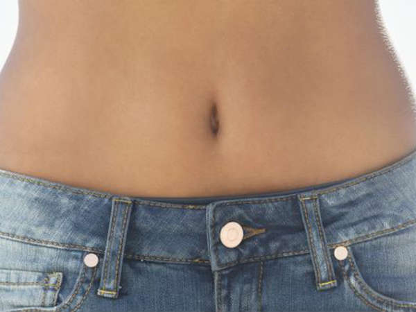 கண் அல்லது பாதாம் வடிவ தொப்புள்