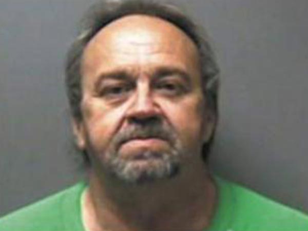 பாலியல் படங்கள் அனுப்பிய ஆண் பாலியல் படங்கள் அனுப்பிய ஆண்