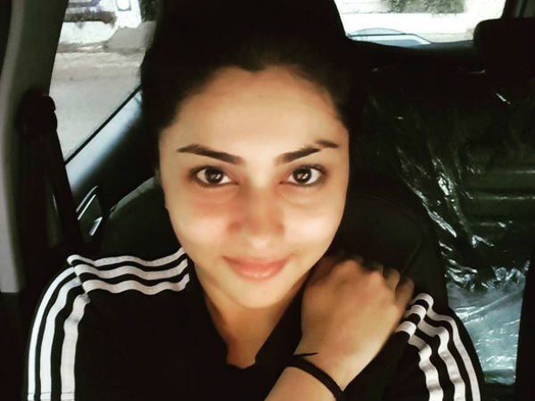 செல்ஃபீ புள்ள!!