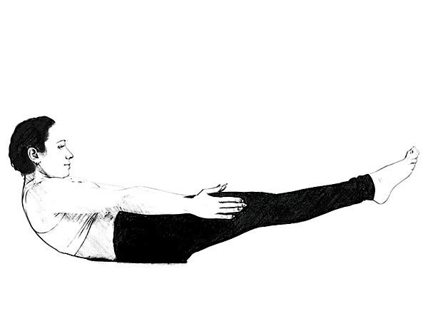 paripurna navasana yoga to reduce tummy fat 