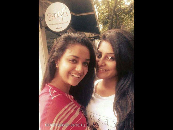 கீர்த்தி லுக் #1