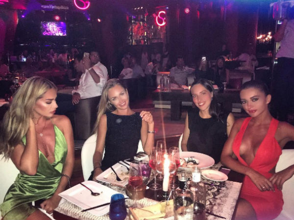 தோழிகளுடன்!