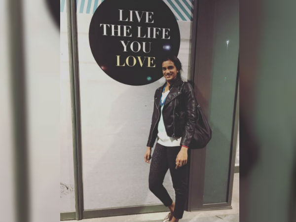 ப்ளாக் ஜேக்கட்!