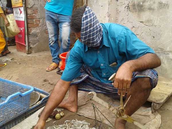 மக்கள் காப்பாற்றினர்!