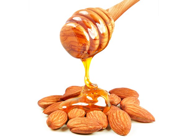 Beauty benefits of Almond oil for all skin probems