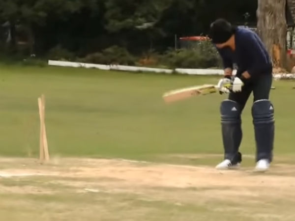 ஸ்டம்புகள் சிதறின! ஸ்டம்புகள் சிதறின!