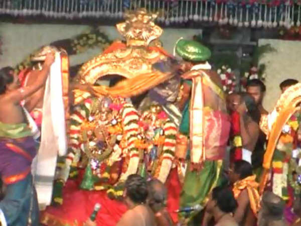 மீனாட்சிக்கு பிறகே, சுந்தரேஸ்வரர்!