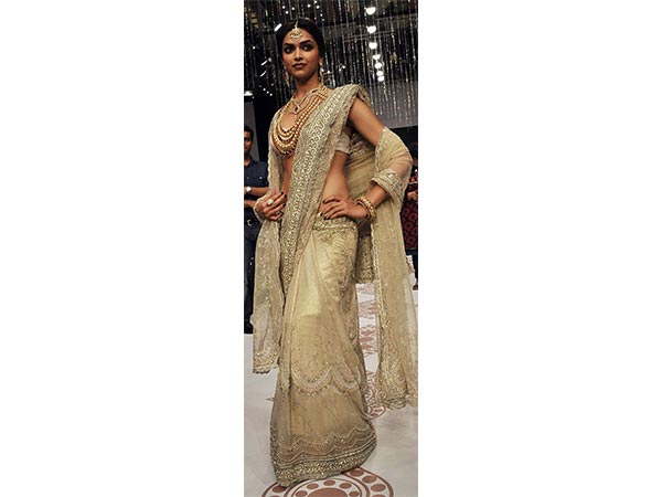 பிரைடல் லுக்