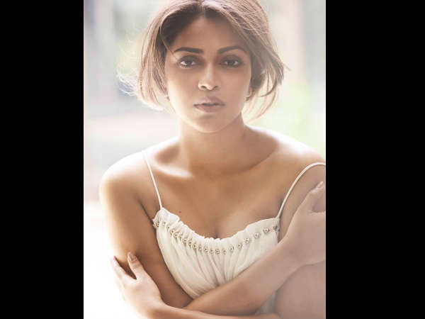 வெள்ளை நிற உடை