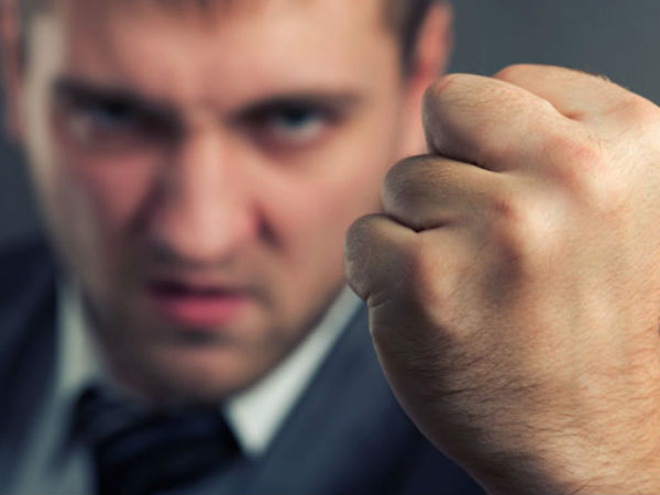 கோபமடைந்த கணவர்!