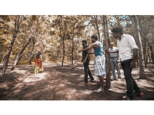 அந்த பெண் தனிரிகா! அந்த பெண் தனிரிகா!