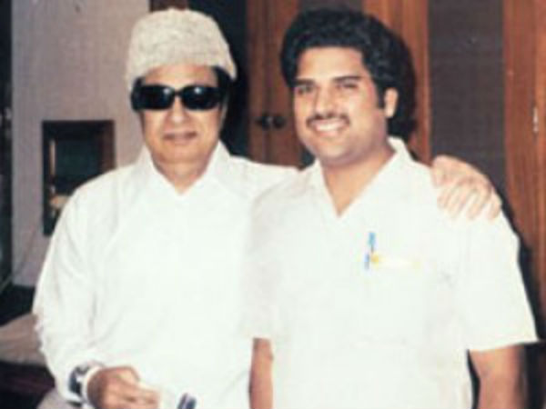 தொப்பி இல்லாமல் எம்ஜிஆர்!