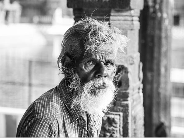 ஒன்றை ஒன்று தொட்டவாறான கோடுகள் ஒன்றை ஒன்று தொட்டவாறான கோடுகள்