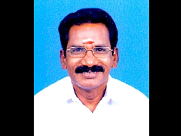 அதிமுக உறுப்பினர்!