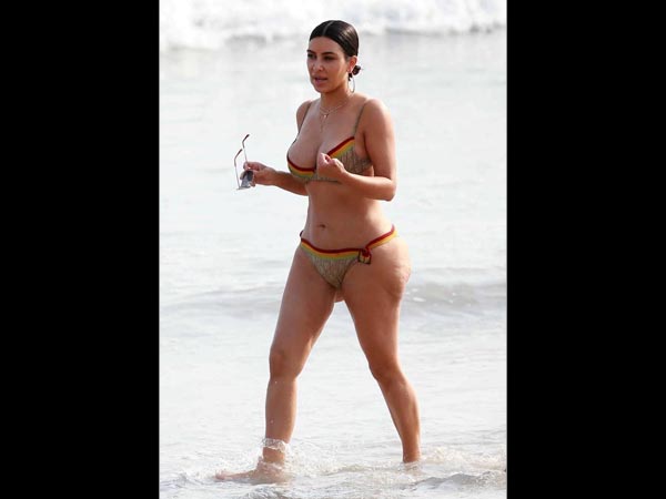 மற்றொரு பிகினி லுக்