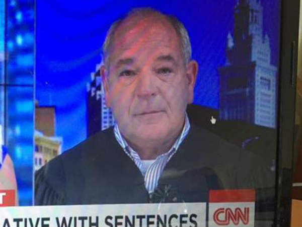 அசத்தல் நீதிபதி!