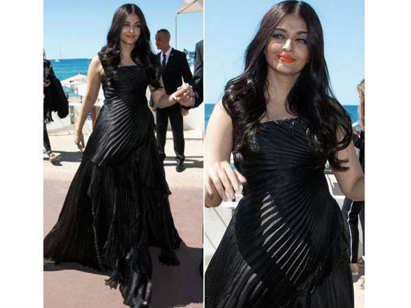 கருப்பு நிற கவுன்