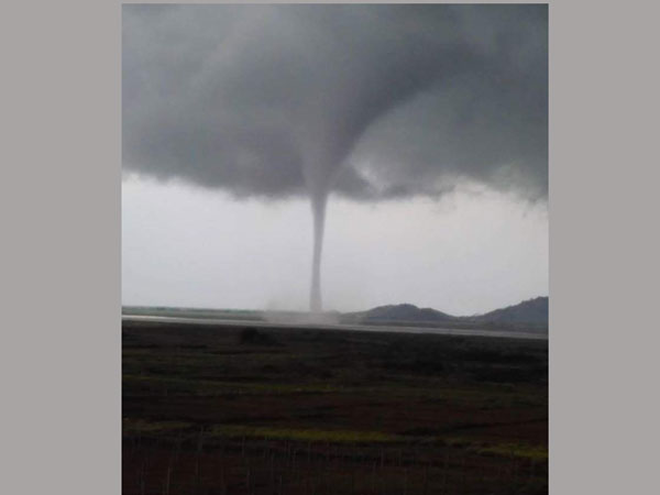 இரு காதல் ஒருசேர... இரு காதல் ஒருசேர...