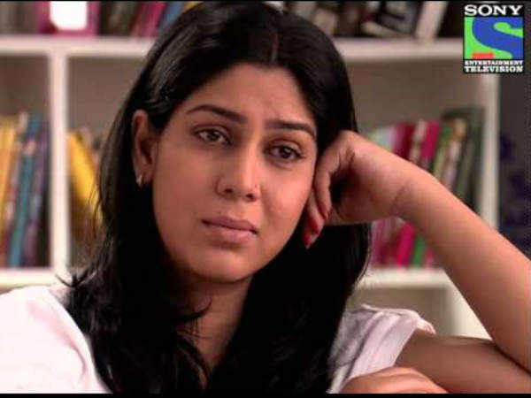 பெண் அடிமை!