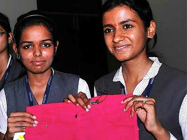 8. ஜீன்ஸ் : 