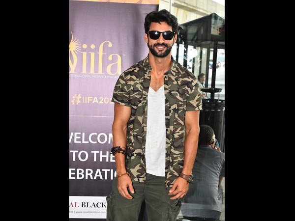  கரன் வாஹி : 