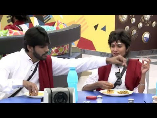 மனிதர்கள் : மனிதர்கள் :