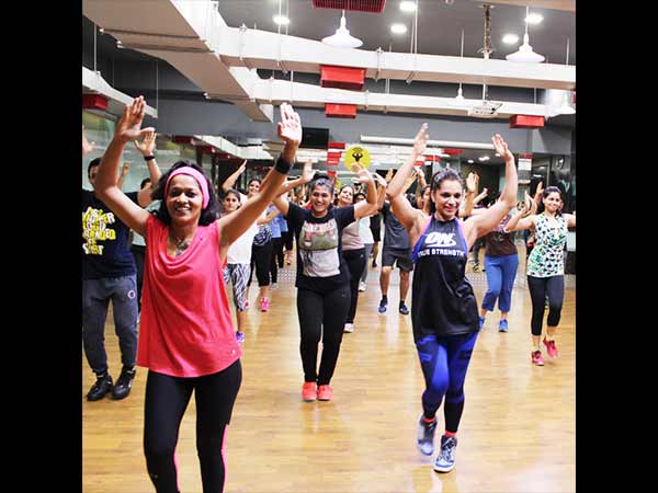 ஜும்பா அழகி : 