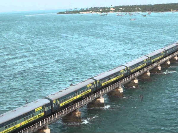 இந்தியா :