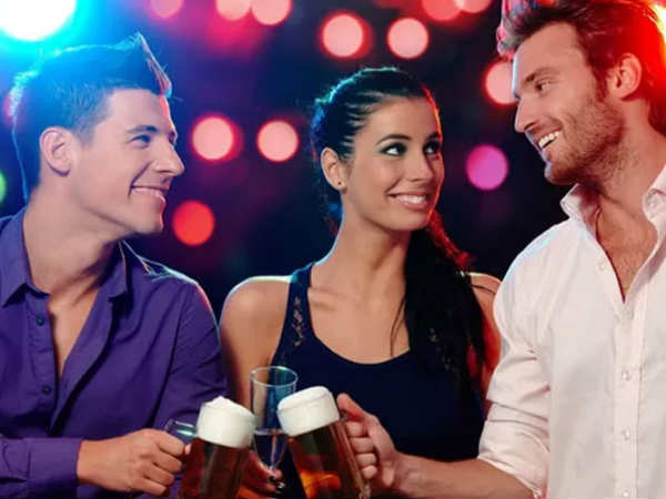 காது கொடுத்து கேட்கலாம் : 