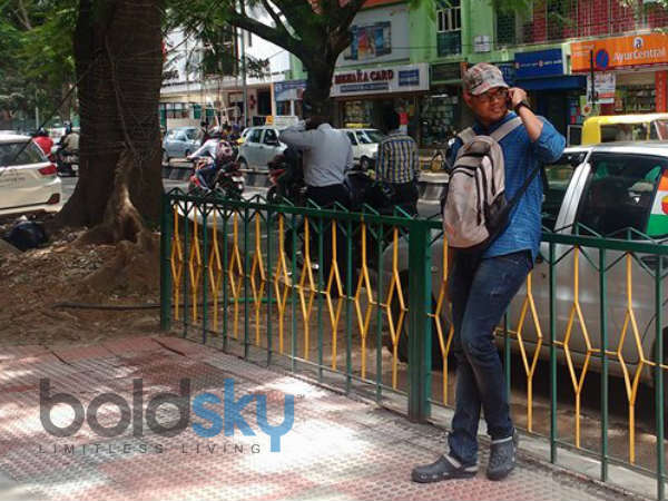 முன்புறமாக! முன்புறமாக!