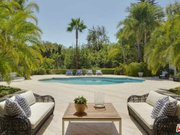 ஆடம் லிவின் : 