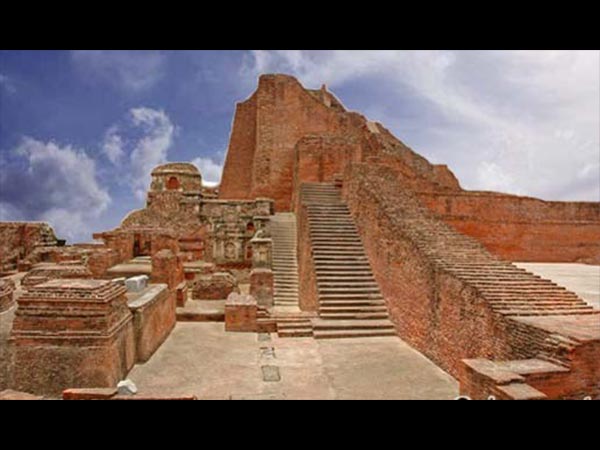 பொறாமை கொண்ட கில்ஜி : 