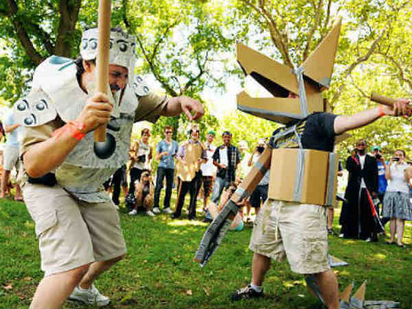 கார்ட்போர்டு ஃபைட் : 