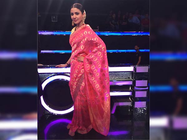 Anushka Sharma's Ethnic Mode Turned On For Jab Harry Met Sejal Promotion