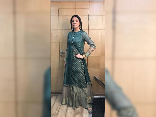 Anushka Sharma's Ethnic Mode Turned On For Jab Harry Met Sejal Promotion