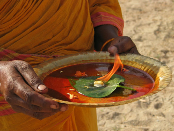 திருஷ்டி கழிப்பது :