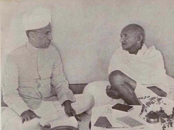 பால் சைவமா? அசைவமா? : பால் சைவமா? அசைவமா? :