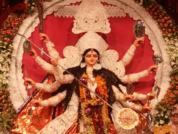 புருவத்தில் பூசப்படும் சாம்பல்! : 