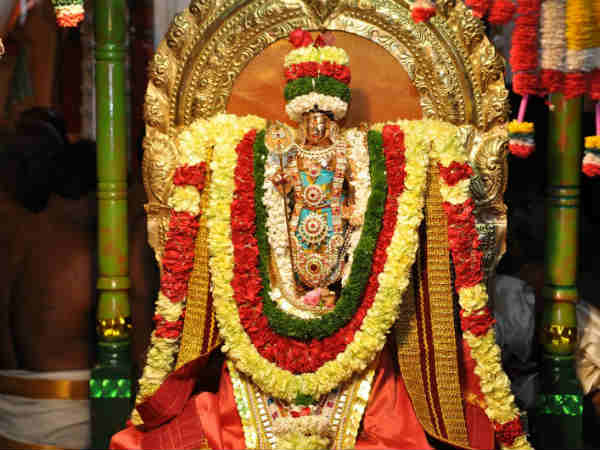 நவராத்தியன்று முருகனுக்கு அலங்காரம்! : 