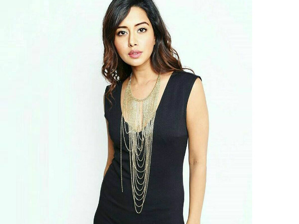 ஏஞ்சலினா லுக்!