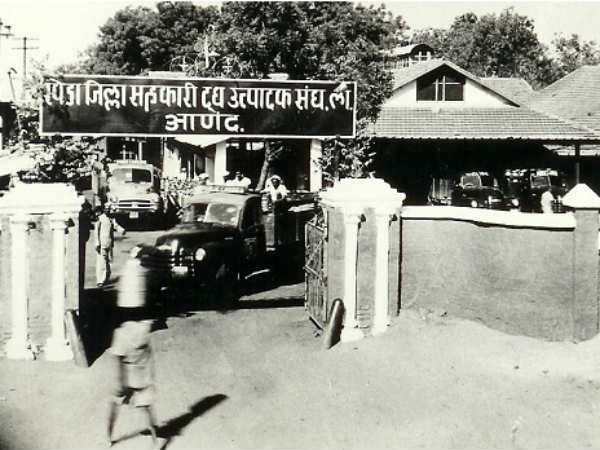 வசமாக சிக்கிய குரியன் : 