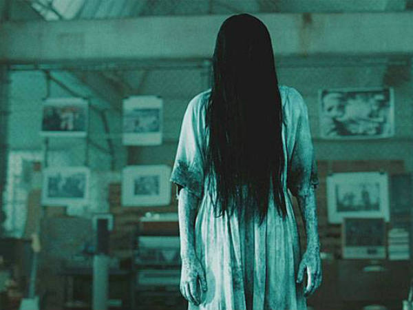 பின் தொடரும் நிழல் : 