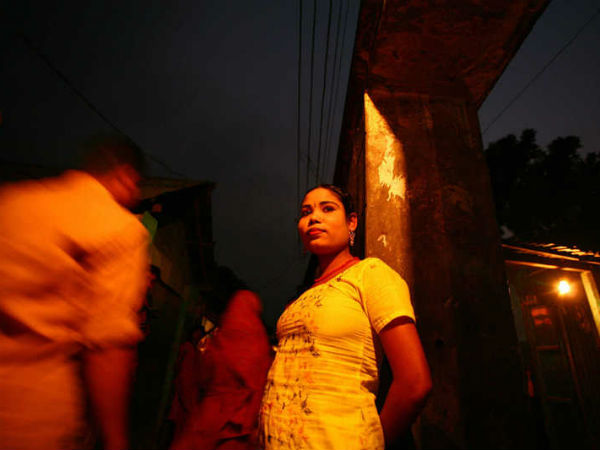 சாலை ஓரம்...